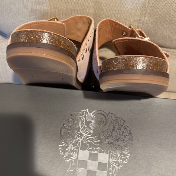 Vince Camuto Daphnee Sandal - Picture 7 of 9